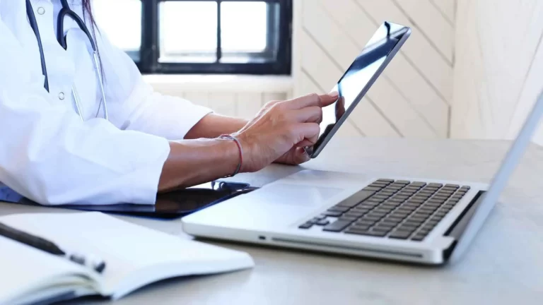 requisitos-para-abrir-una-consulta-médica